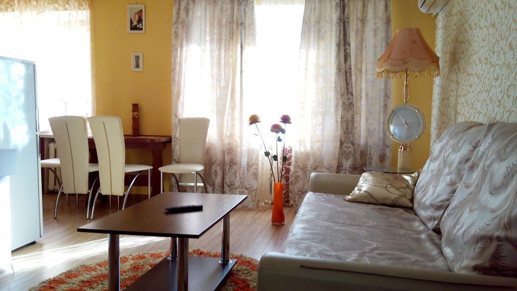 Apartment Studio On Mayakovskogo Avenue Zaporizhia Exterior foto